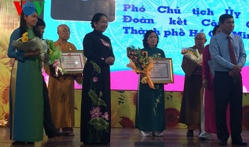 Ho-Chi-Minh-Stadt ehrt 125 vorbildliche Menschen
