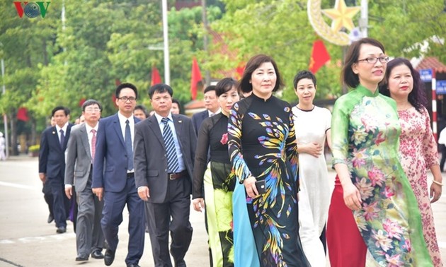 VOV-Delegation besucht das Ho Chi Minh-Mausoleum