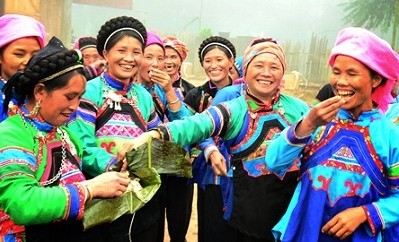 Einzigartige Kulturelemente in der Verlobungs- und Hochzeitsfeier der Pu Peo