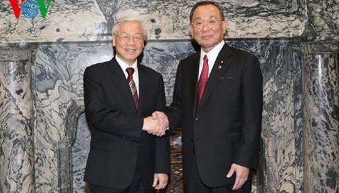 KPV-Generalsekretär Nguyen Phu Trong trifft den japanischen Senatspräsident Masaaki Yamazaki
