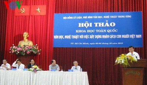 Staatspräsident Truong Tan Sang nimmt an Seminar “Kultur, Kunst für Mentalität der Vietnamesen” teil