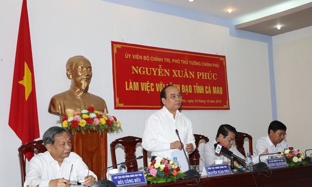 Vize-Premierminister Nguyen Xuan Phuc zu Gast in der Provinz Ca Mau
