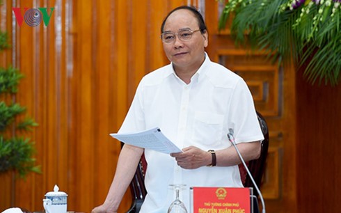 Premierminister Nguyen Xuan Phuc tagt mit Verwaltern der Provinz Ben Tre