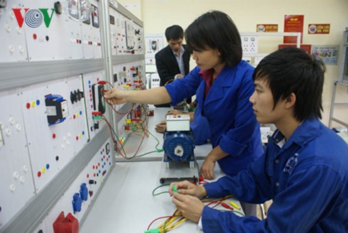 Forschung über die Politik zur Entwicklung hochqualifizierter Arbeitskräfte in Vietnam