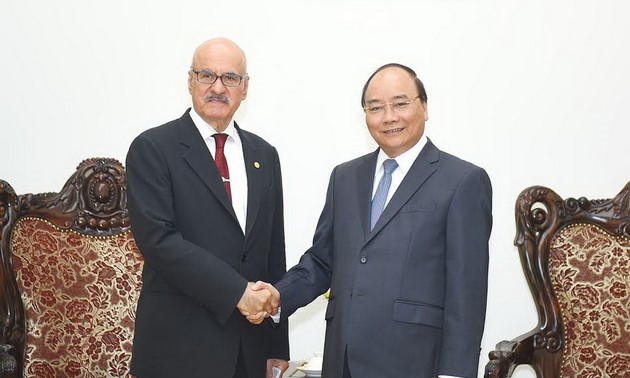 Premierminister Nguyen Xuan Phuc empfängt den OFID-Direktor