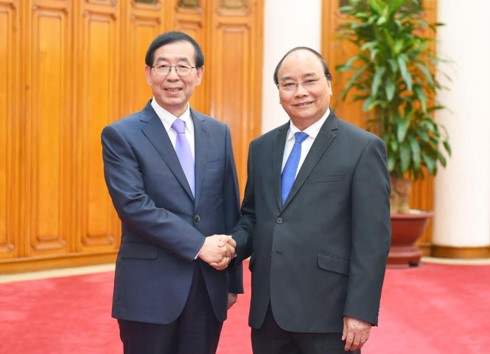 Premierminister Nguyen Xuan Phuc empfängt den Sonderbeauftragten des südkoreanischen Präsidenten