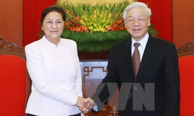 KPV-Generalsekretär Nguyen Phu Trong empfängt die laotische Parlamentspräsidentin Pany Yathotou