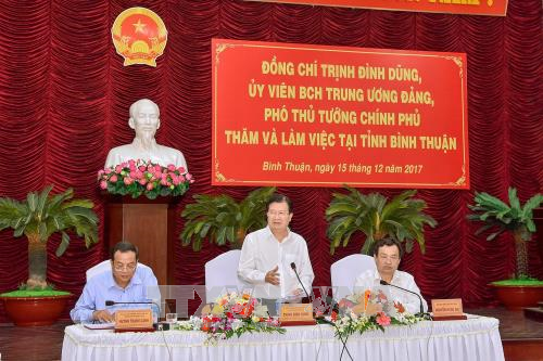 Vize-Premierminister Trinh Dinh Dung tagt mit Verwaltern in der Provinz Binh Thuan 