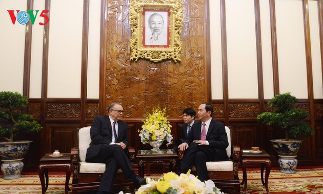 Staatspräsident Tran Dai Quang empfängt die neuen Botschafter