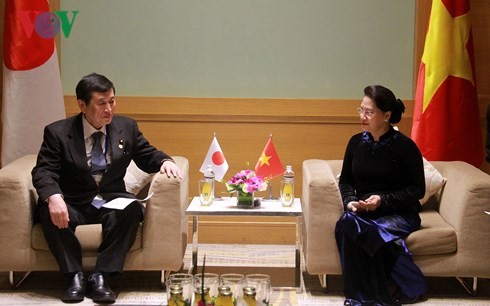 Parlamentspräsidentin empfängt den Leiter der japanischen Abgeordneten-Delegation