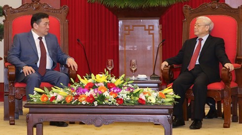 KPV-Generalsekretär Nguyen Phu Trong empfängt Parlamentspräsidenten aus der Mongolei