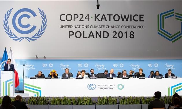 Klimakonferenz veröffentlicht die gemeinsame Erklärung trotz der spannenden Verhandlung