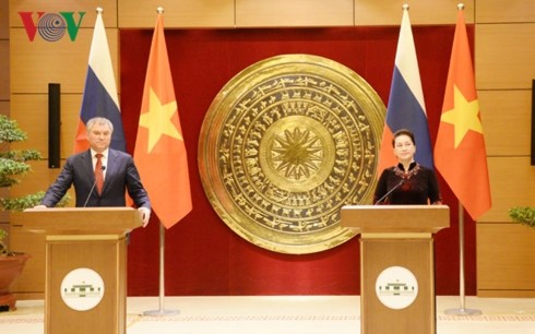 Pressekonferenz nach dem hochrangigen Gespräch zwischen Vietnam und Russland