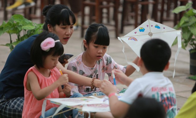 Sommerferien der Kinder im Literaturtempel in Hanoi