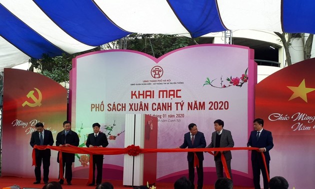 Hanoi eröffnet Buchstraße zum Neujahrsfest Tet