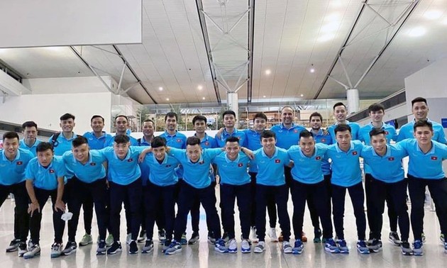 Das vietnamesische Futsal-Team fliegt zum Training nach Spanien