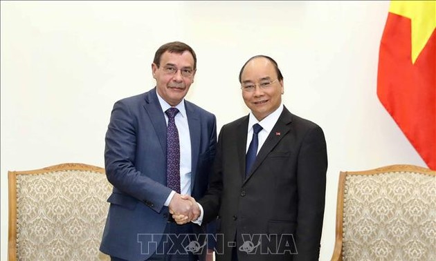 Premierminister Nguyen Xuan Phuc empfängt den Leiter der russischen Behörde für Korruptionsbekämpfung