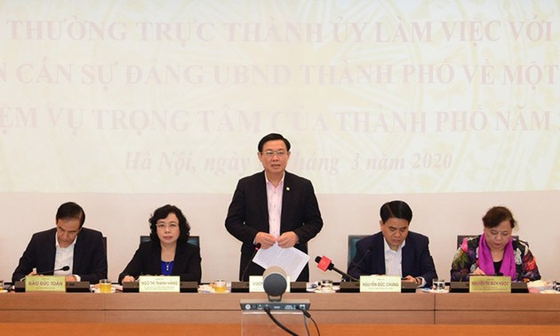 Die Parteileitung von Hanoi diskutiert über Maßnahmen zur sozial-wirtschaftlichen Entwicklung