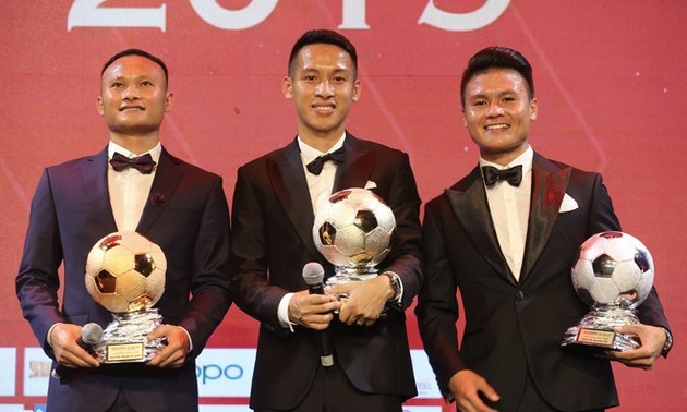Hung Dung bekommt zum ersten Mal den goldenen Ball Vietnams 2019