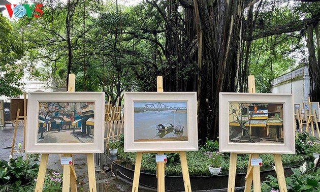 Ausstellung der Bilder der vietnamesischen Maler während der sozialen Distanzierung