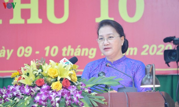Parlamentspräsidentin Nguyen Thi Kim Ngan nimmt an der Sitzung des Volksrats der Provinz Dak Nong teil