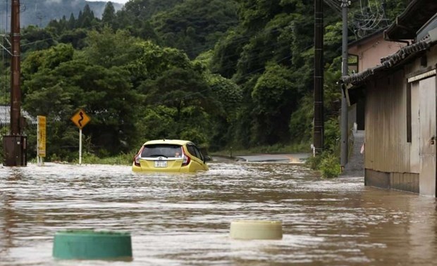 Hochwasser in mehreren Provinzen in Japan und China