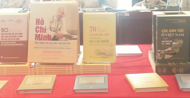 Die Ausgaben über Präsident Ho Chi Minh und den Nationalfeiertag 2.9.