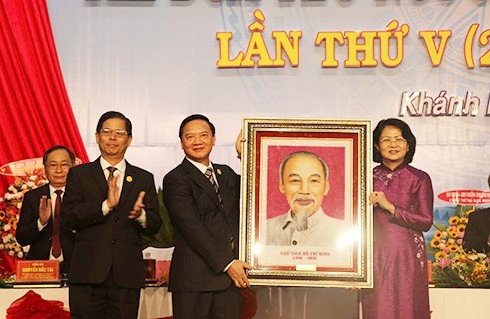 Vize-Staatspräsidentin Dang Thi Ngoc Thinh nimmt an Patriotismus-Konferenz der Provinz Khanh Hoa teil