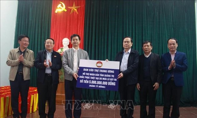 Vorsitzender der vaterländischen Front Vietnams besucht Bewohner in Quang Tri