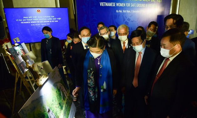 Ausstellung „Frauen setzen sich für die Sicherheit in Vietnam ein“