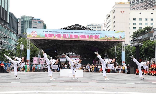Ho-Chi-Minh-Stadt organisiert zwei Kunstprogramme zum neuen Jahr 2021