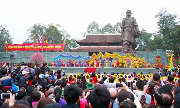 Einstellung des Festes in Dong Da-Hügel in Hanoi