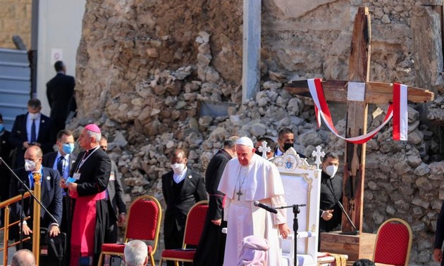 Papst Franziskus besucht die irakische Stadt Mossul
