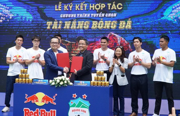 Hoang Anh Gia Lai wählt talentierte Kinder aus Straßenfußball aus