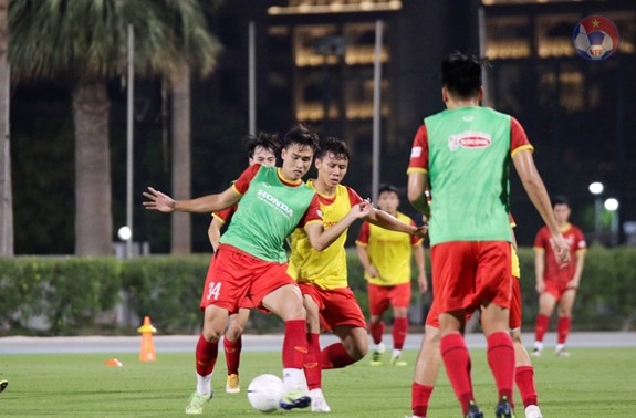Die vietnamesische Fußballmannschaft kehrt wieder zum Training vor dem Spiel gegen Indonesien zurück