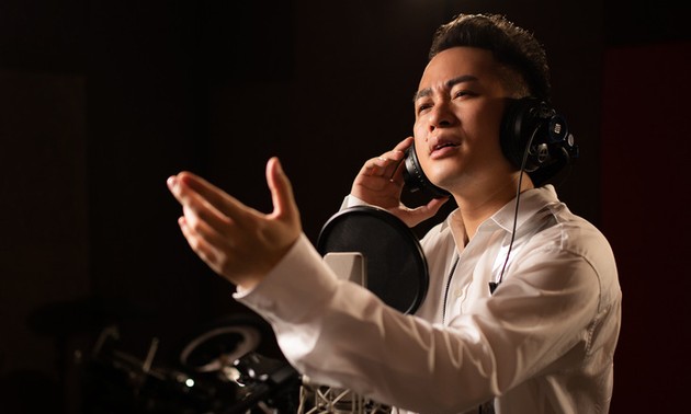 Sänger Tung Duong äußert Dankbarkeit für Ärzte durch neues Musikvideo