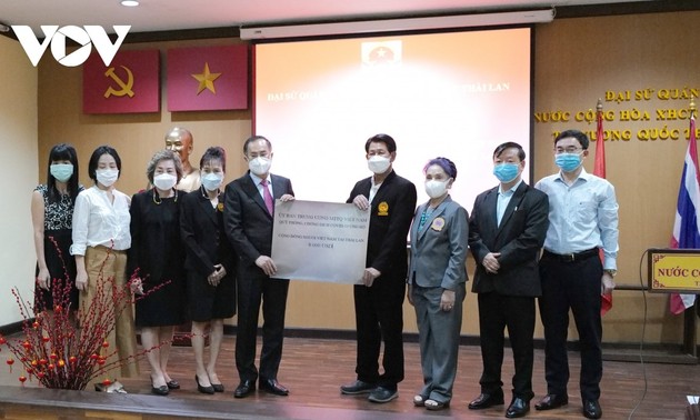 Vietnamesen in Thailand schicken 36.800 Euro an Impfstofffond