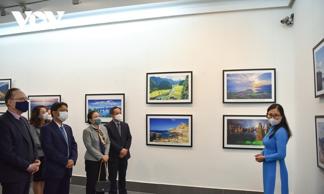 Eröffnung der Fotoausstellung „Welterbe in Vietnam und in Russland“