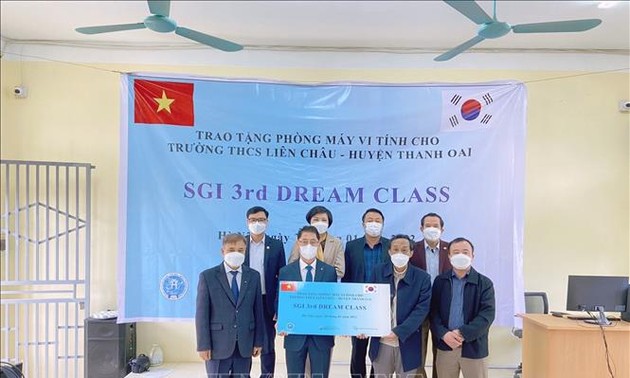 Südkorea unterstützt die Ausstattung der Computerräume für Schulen in Hanoi