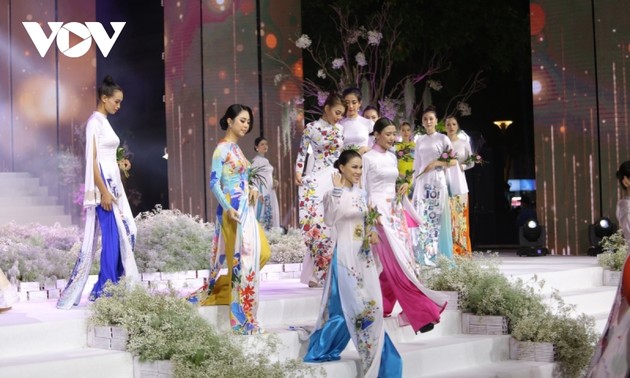 Ho-Chi-Minh-Stadt eröffnet das Ao Dai-Fest