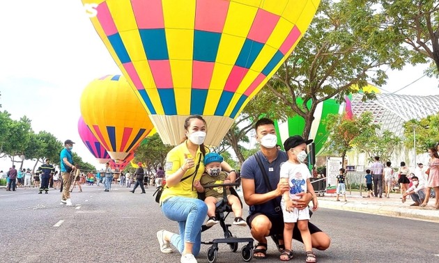 Da Nang organisiert das Heißluftballon-Fest zur Begrüßung der Wiederaufnahme der internationalen Flüge
