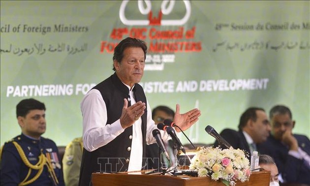 Pakistans Premierminister durch Misstrauensvotum gestürzt