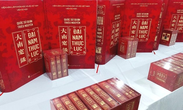 Neuauflage der Buchserie für Geschichte der Nguyen-Dynastie