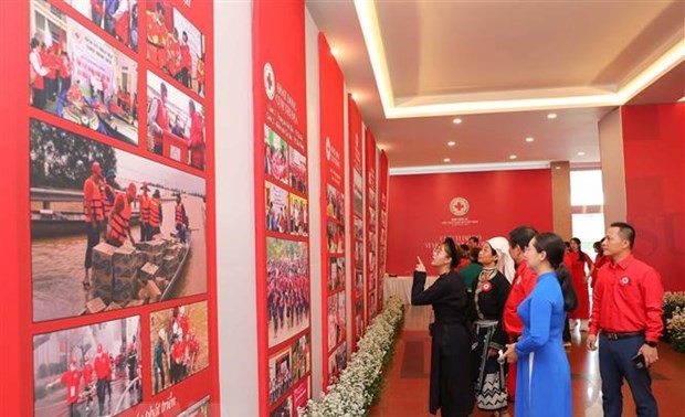 Eröffnung der Ausstellung „humanitäres Ökosystem” des Roten Kreuzes