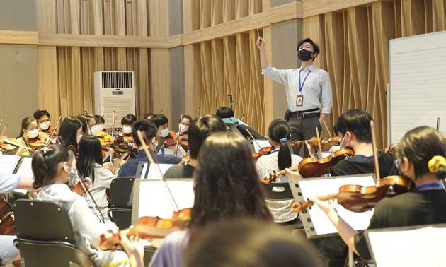 Vorstellung des ersten multinationalen Jugendorchesters VYO in Vietnam
