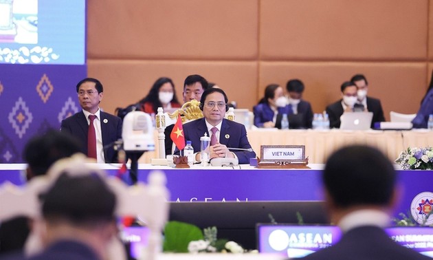 Vietnam teilt den Standpunkt über die regionalen und internationalen Fragen beim ASEAN-Gipfel
