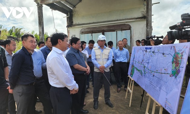 Premierminister Pham Minh Chinh überprüft die wichtigen Infrastrukturprojekte in Bac Lieu