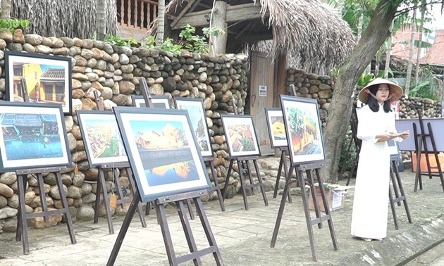 Eröffnung des Kunstinstallation-Festivals über das Meer in Hoi An