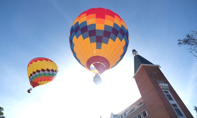 Da Lat bietet Stadttour aus dem Heißluftballon an