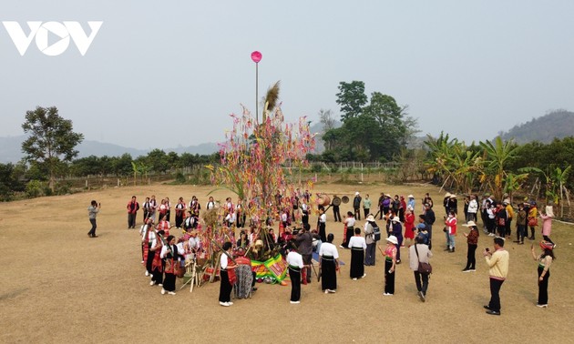 Das Fest zum Regengebet der weißen Thai in Son La